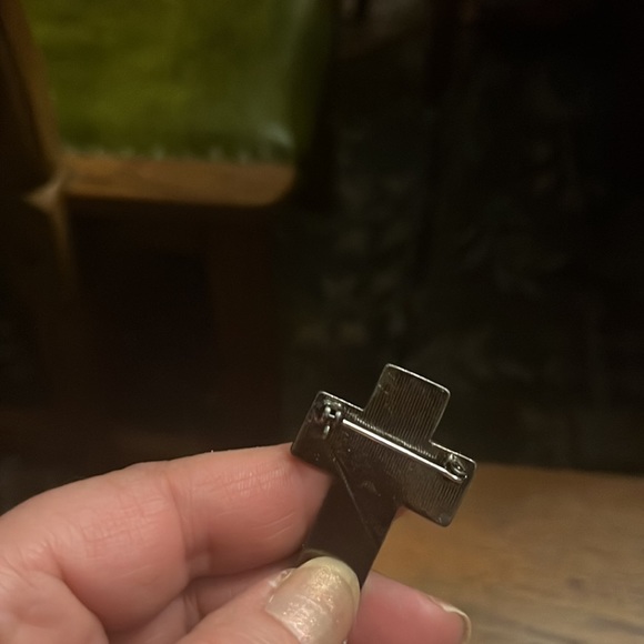 Vintage  70’s silver cross pin. Heavy in weight - Picture 3 of 4
